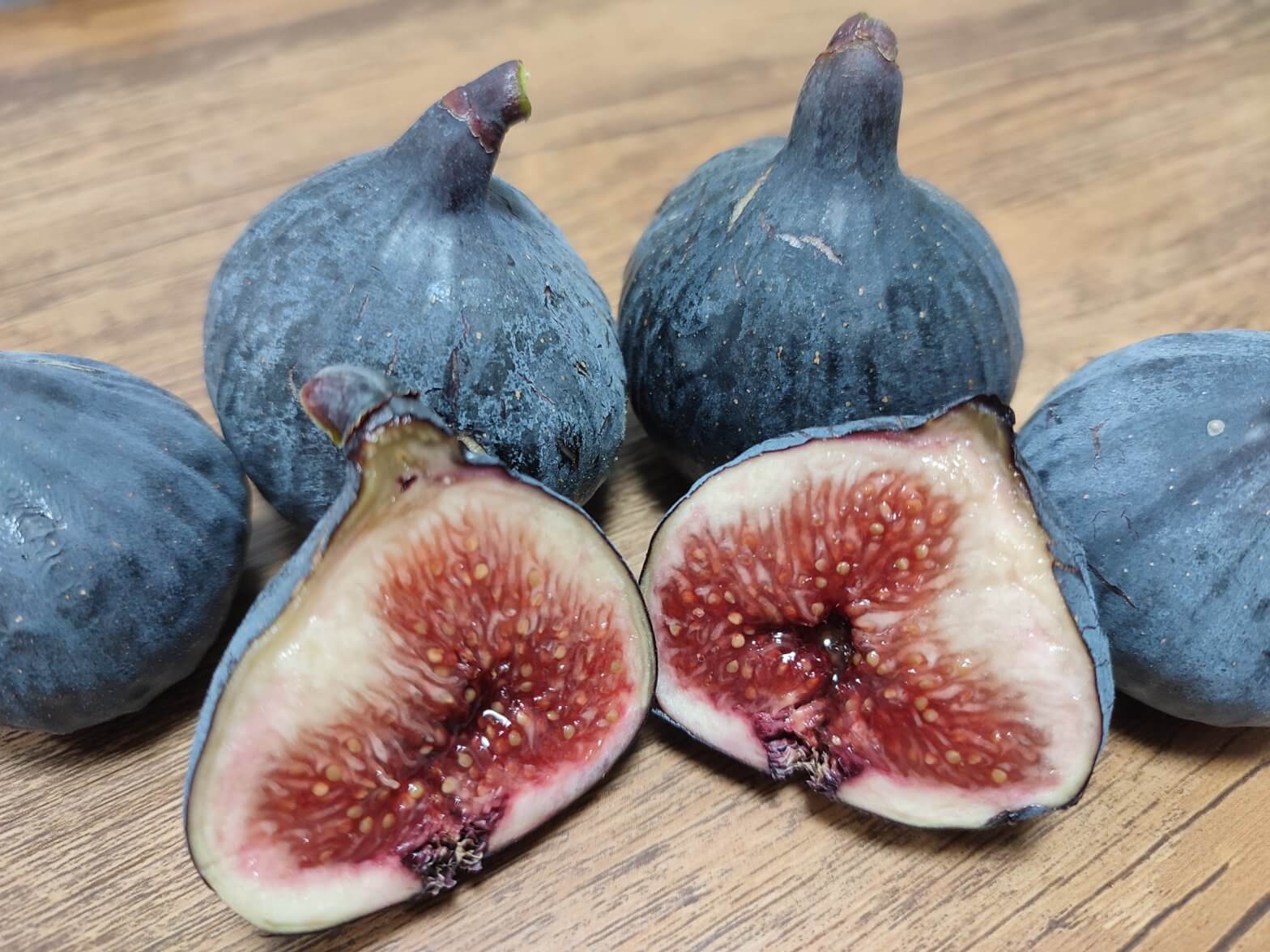 黒いちじく ビオレソリエス が旬を迎えました 大阪で完熟いちじくと旬野菜を生産している ハッピーファーム Happyfarm 黒いちじく ビオレソリエス が旬を迎えました 大阪で完熟いちじくと旬野菜を生産している ハッピーファーム Happyfarm